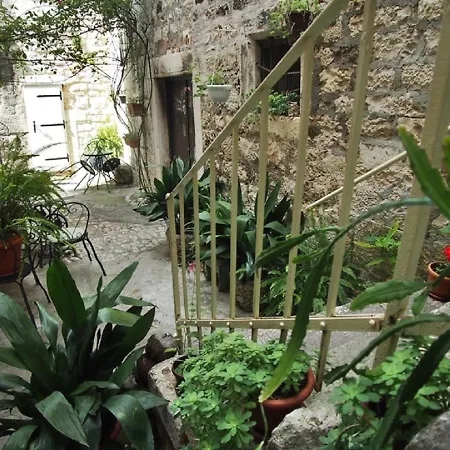 Rooms & Studio Stipcic 3*