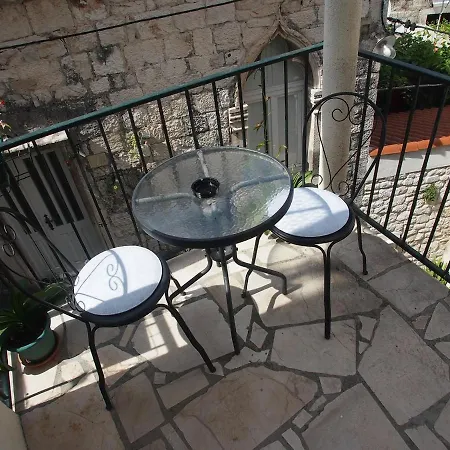 Rooms & Studio Stipcic 3*