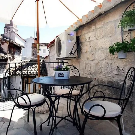 Guest house Rooms & Studio Stipcic 3*