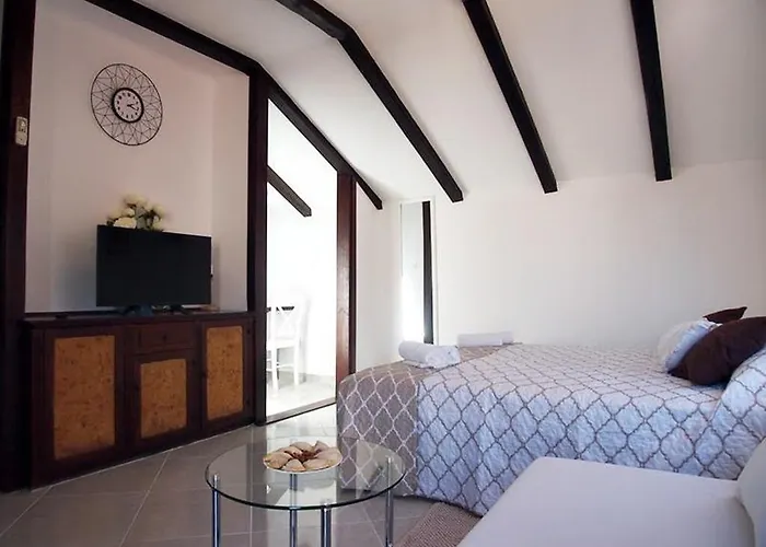 Rooms & Studio Stipcic 3* Trogir